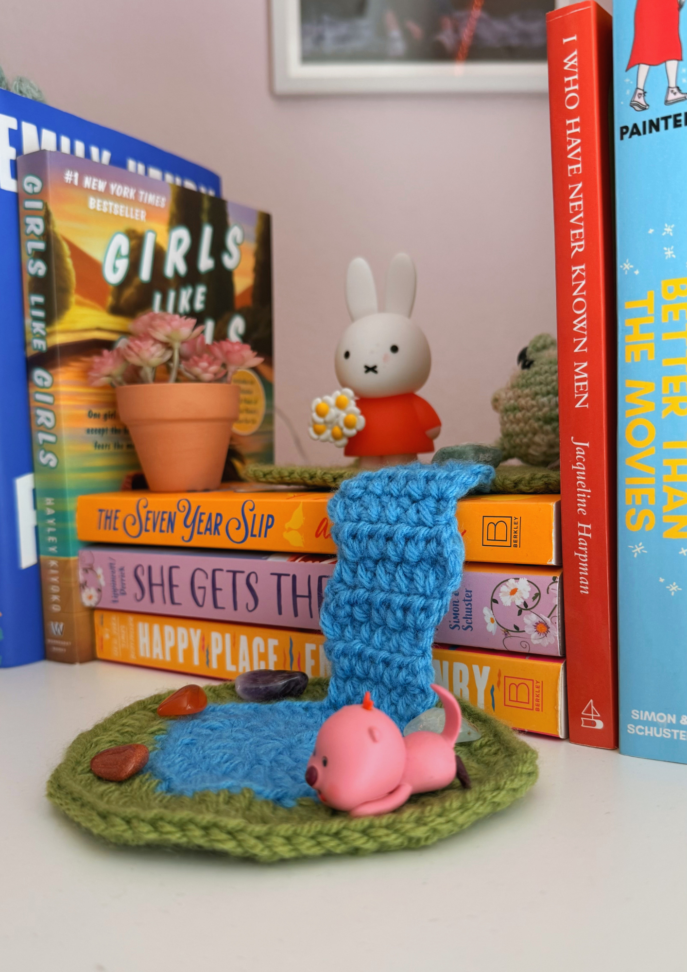 Book Nook Display Crochet Pattern